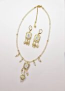 Parure blanche et dorée