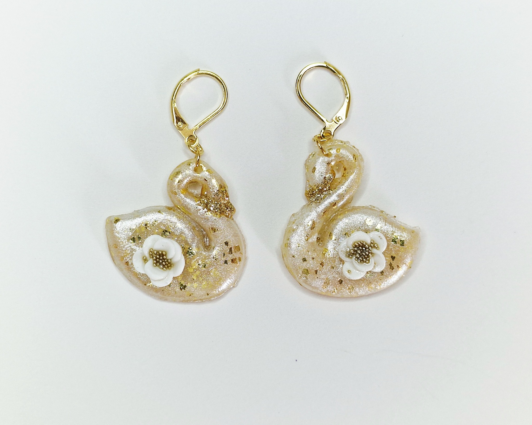 Boucles d'oreilles romantiques en forme de cygnes blancs