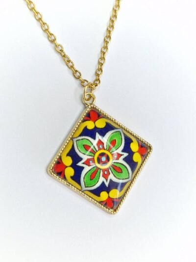 Pendentif multicolore