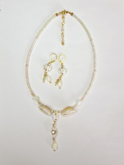 collier court coquillages