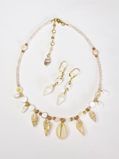 Collier de nacre et coquillages