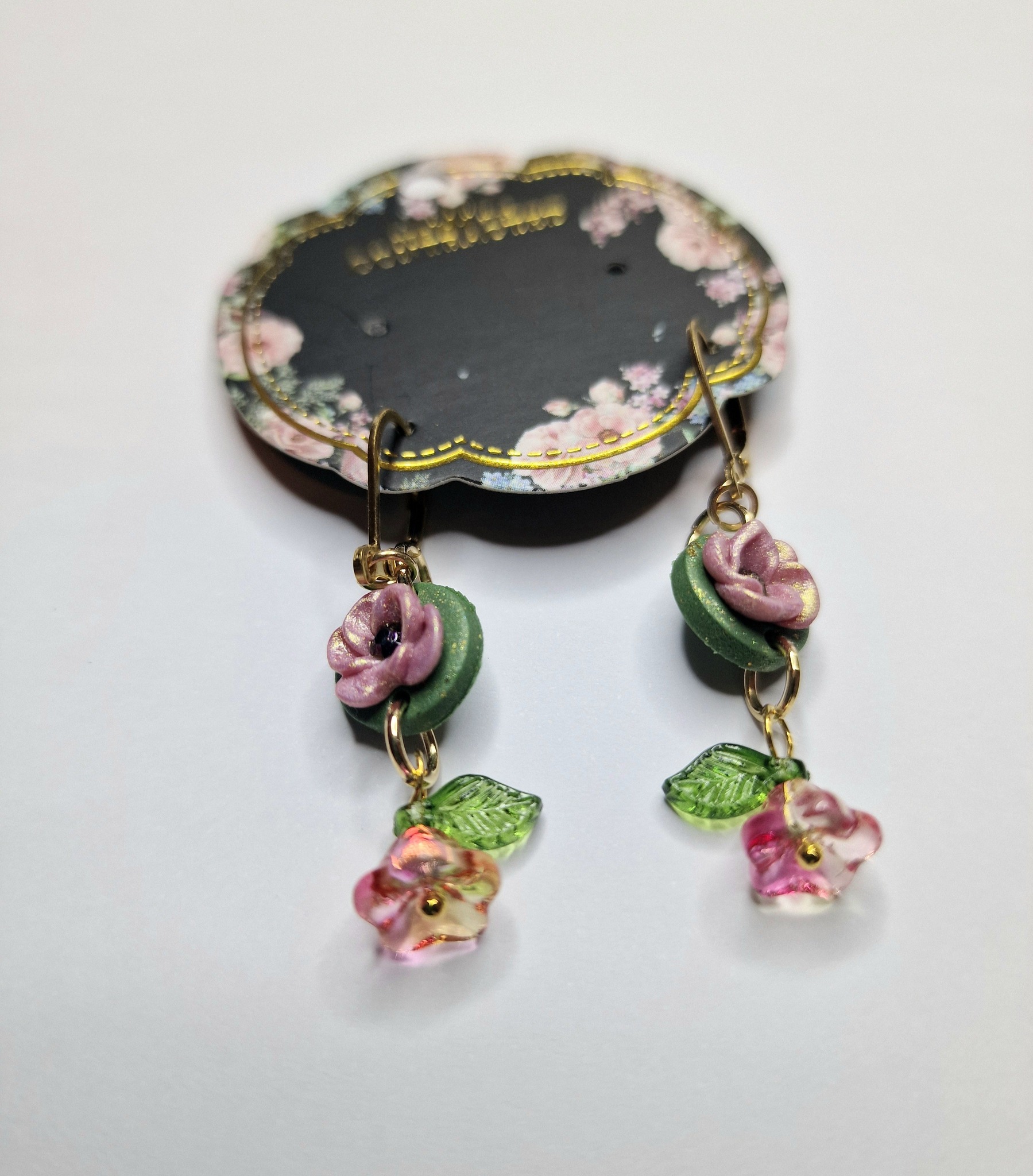 boucles d'oreilles roses