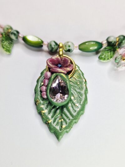 collier court fleurs