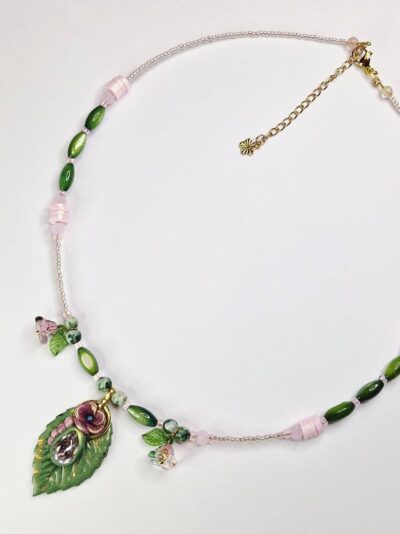 collier ajustable feuille