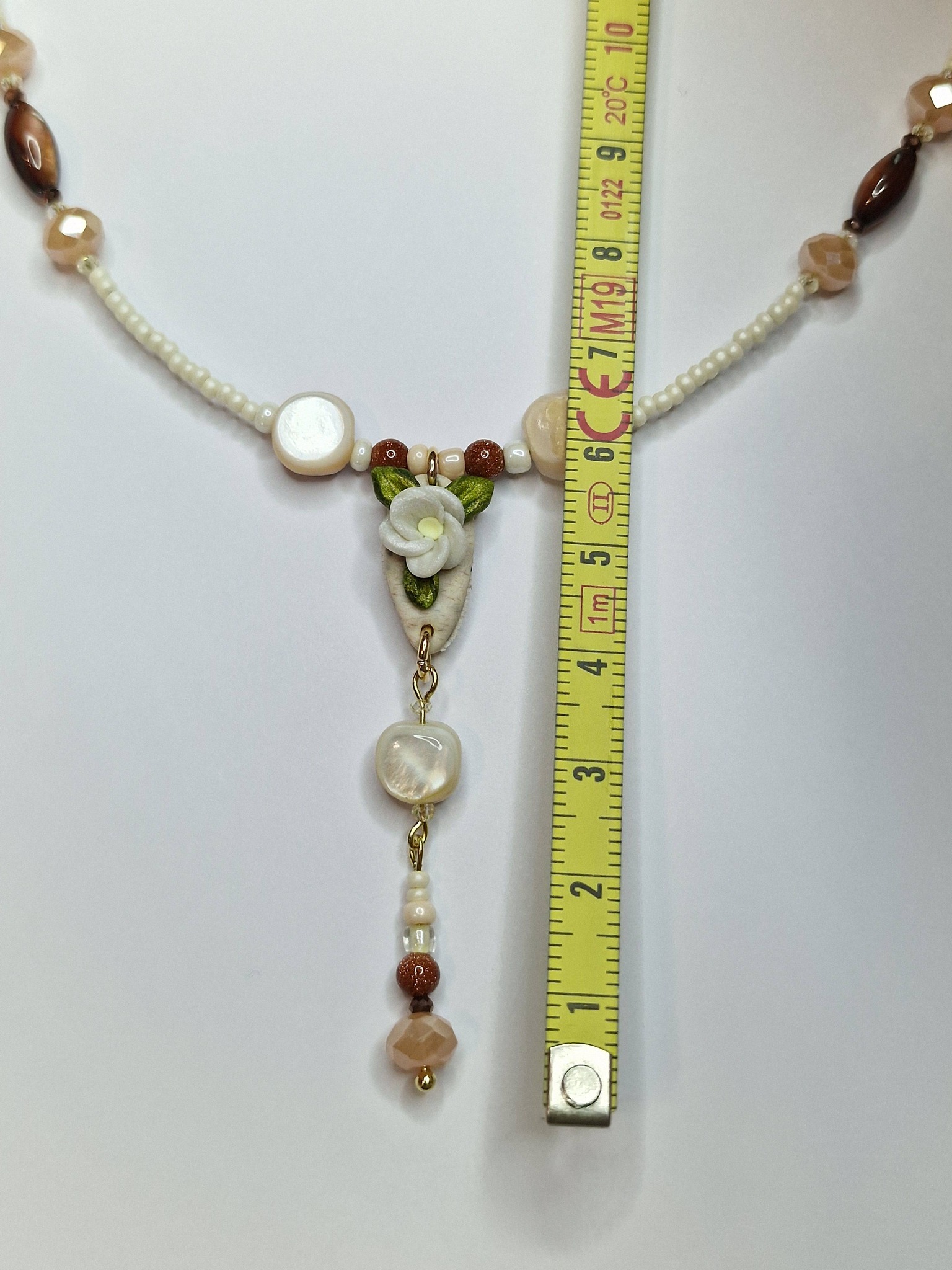 collier écru