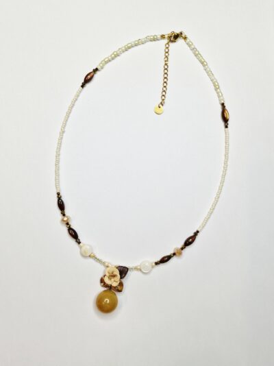 collier beige